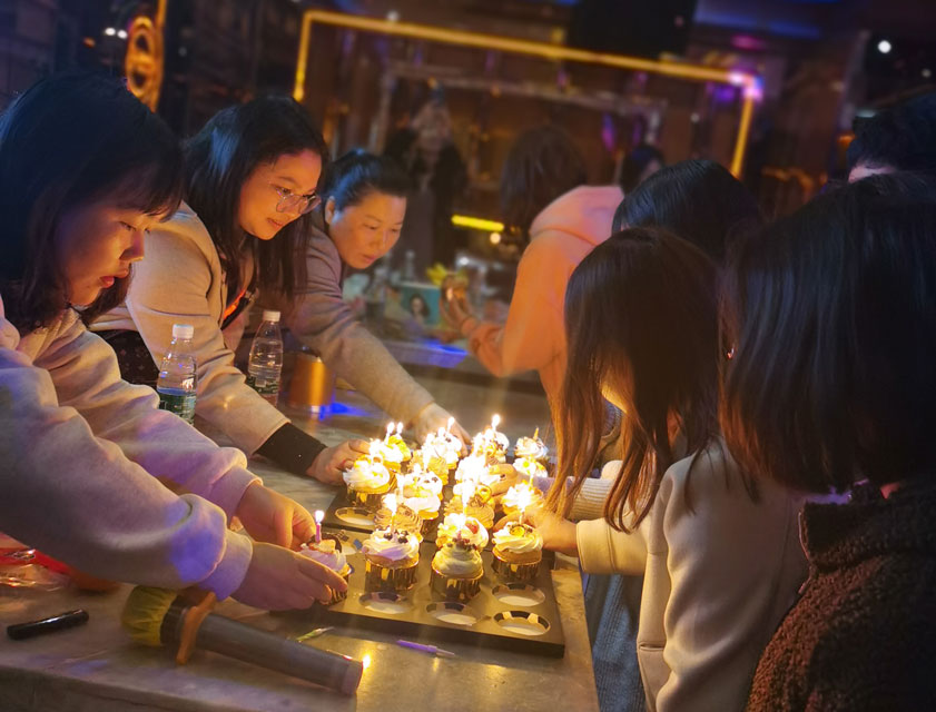 HIGH唱KTV！——澳洲10平台防雷第一期员工生日会