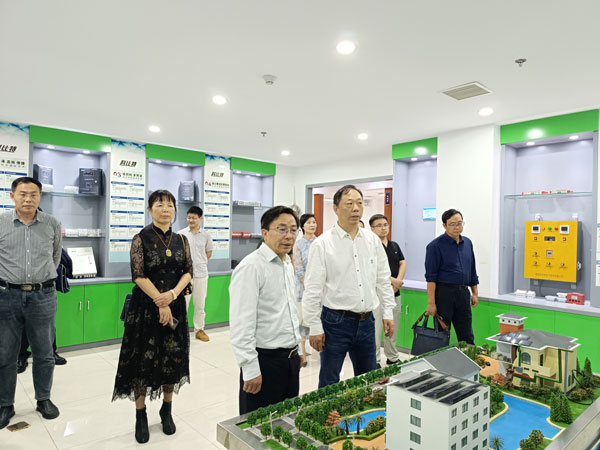 湖南省政协副主席、民建湖南省委会主委赖明勇莅临澳洲10平台走访调研
